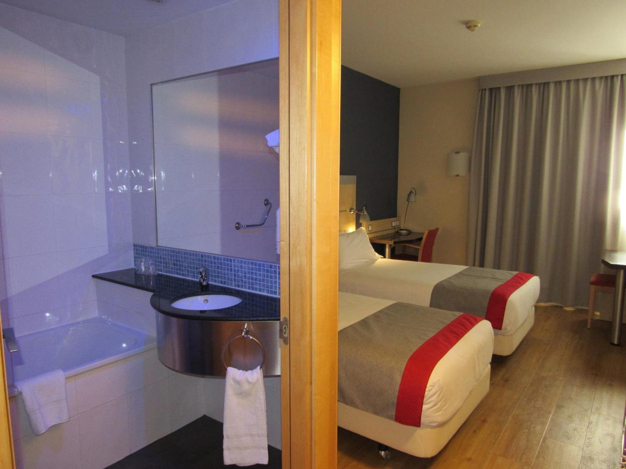 Holiday Inn Express Madrid-Getafe By Ihg Eksteriør billede