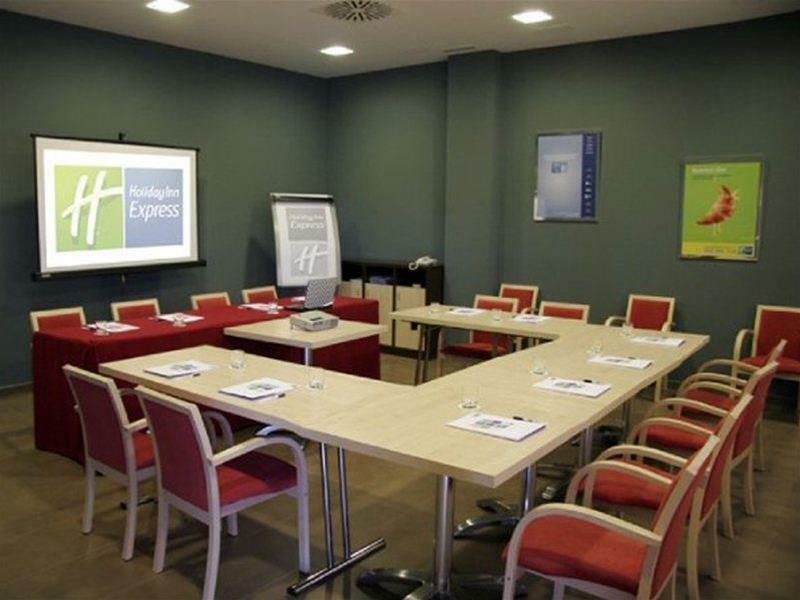 Holiday Inn Express Madrid-Getafe By Ihg Eksteriør billede