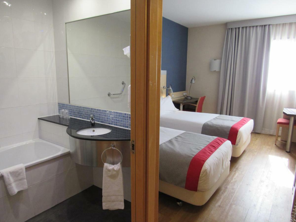 Holiday Inn Express Madrid-Getafe By Ihg Eksteriør billede